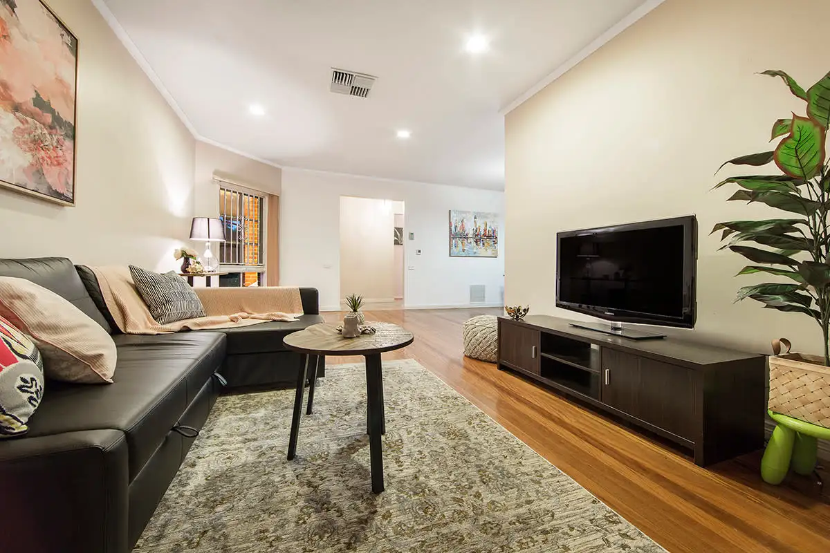 Main view of Homely unit listing, 4a Myron Place, Doncaster VIC 3108