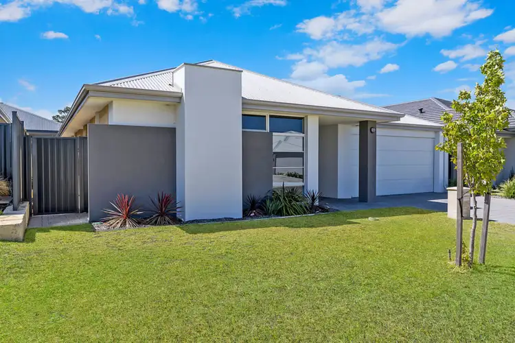 11 Semerwater Crescent, Aveley WA 6069