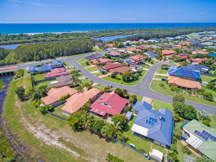 10 Taylor Drive, Pottsville NSW 2489