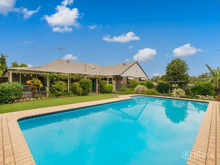 27 Pandian Crescent, Bellbowrie QLD 4070