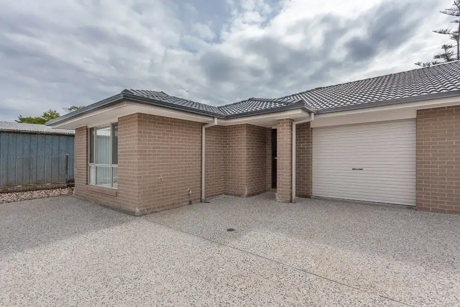 Main view of Homely semi-detached listing, 1/1a Weetwood Street, Newtown QLD 4350