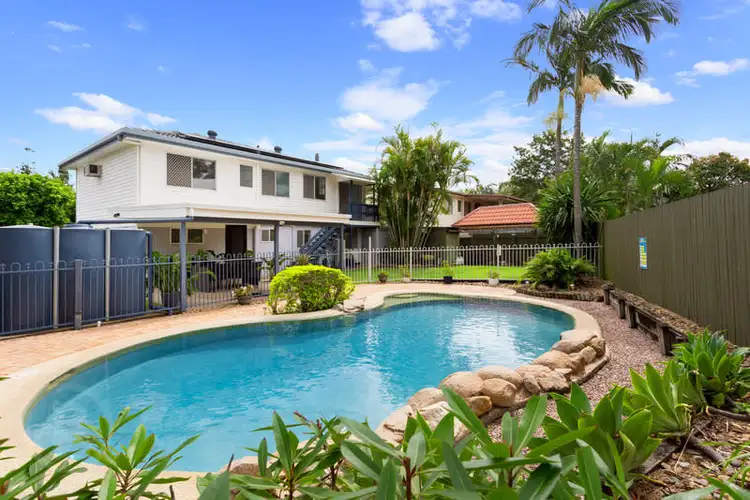 4 Deniven Street, Corinda QLD 4075