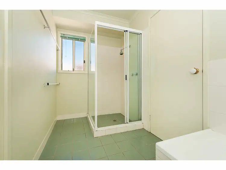 Seventh view of Homely house listing, 5 Hogan Court, West Wodonga VIC 3690