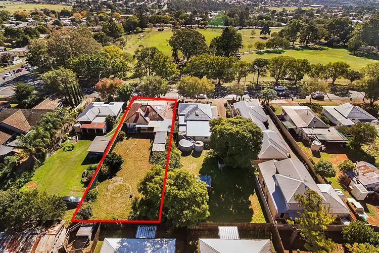 136 Taylor Street, Newtown QLD 4350