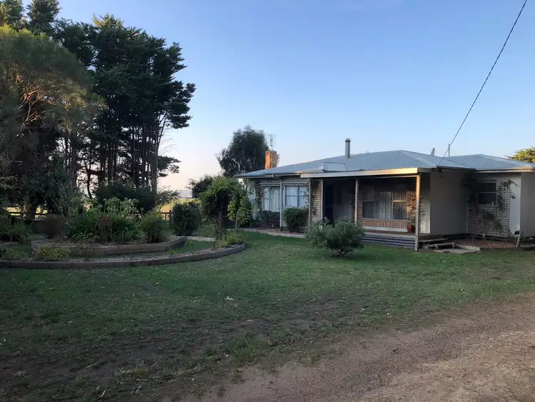 709 Centre Road, Simpson VIC 3266