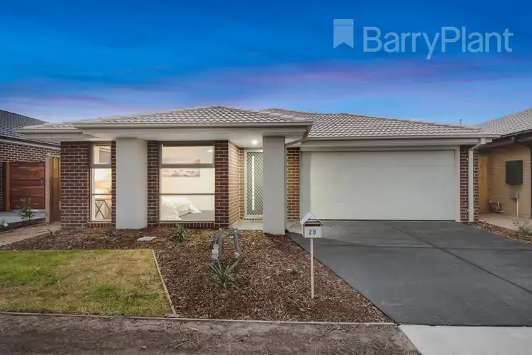 28 Lotus Street, Pakenham VIC 3810