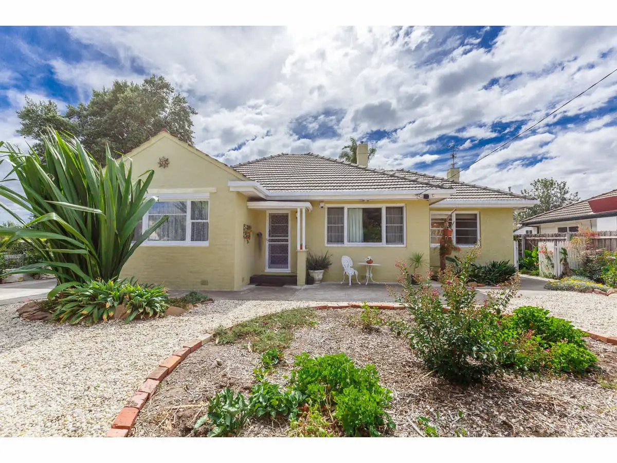 Main view of Homely house listing, 71 Raglan Street, Sale VIC 3850