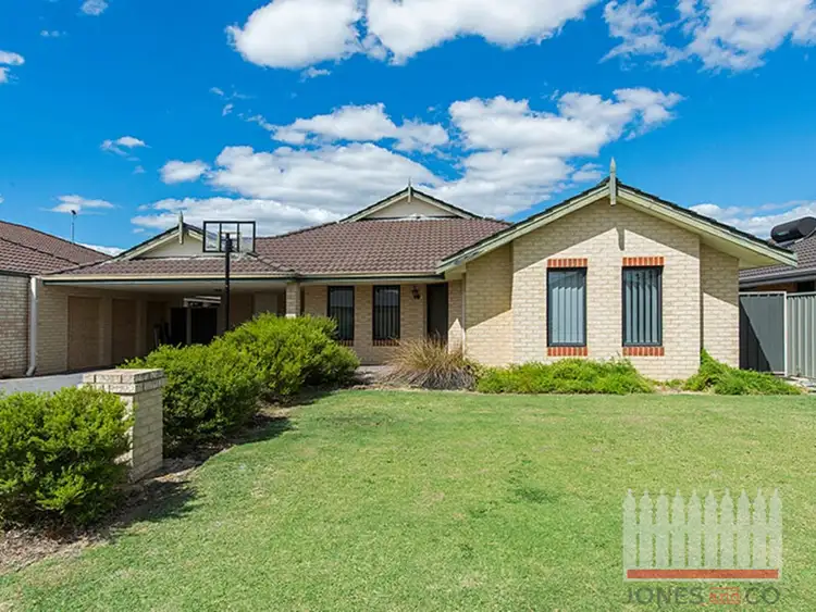 16 Karadong Street, Wattle Grove WA 6107