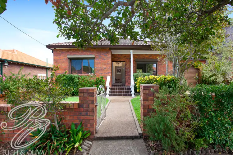 33 Hillcrest Avenue, Strathfield South NSW 2136