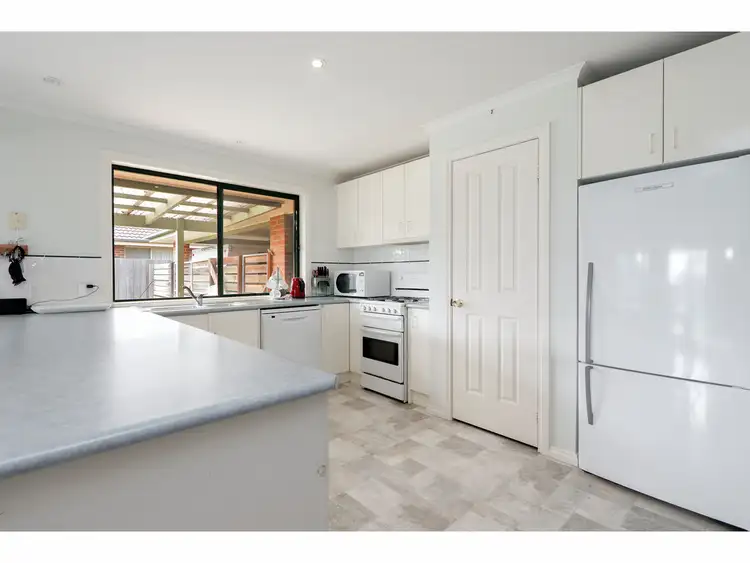 Fifth view of Homely house listing, 7 Kingfisher Place, Sale VIC 3850