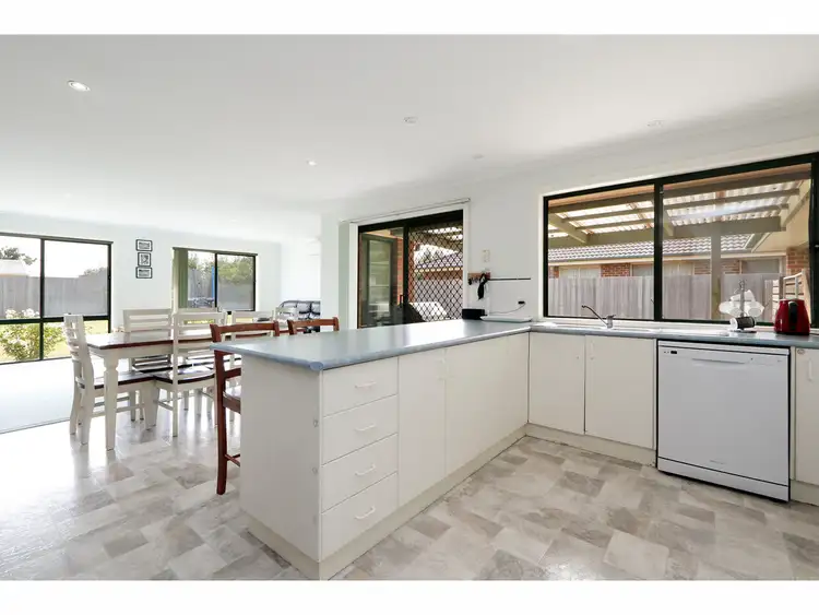 Sixth view of Homely house listing, 7 Kingfisher Place, Sale VIC 3850