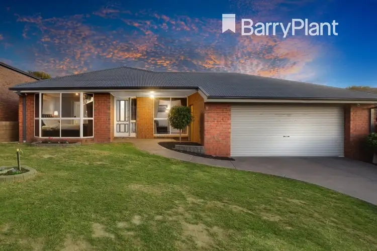 8 Justin Place, Pakenham VIC 3810
