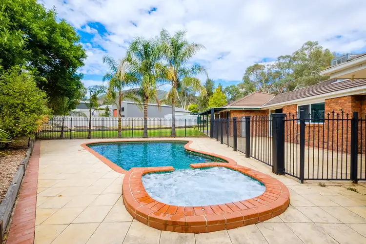 Second view of Homely house listing, 8 Stenzel Crescent, Baranduda VIC 3691