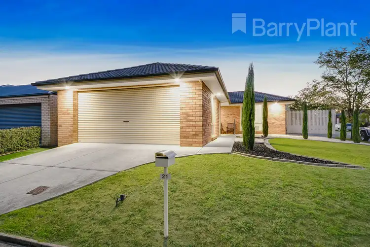 21 Redfern Way, Pakenham VIC 3810
