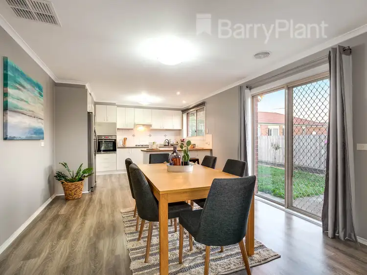 Fifth view of Homely house listing, 1 Rossi Close, Pakenham VIC 3810