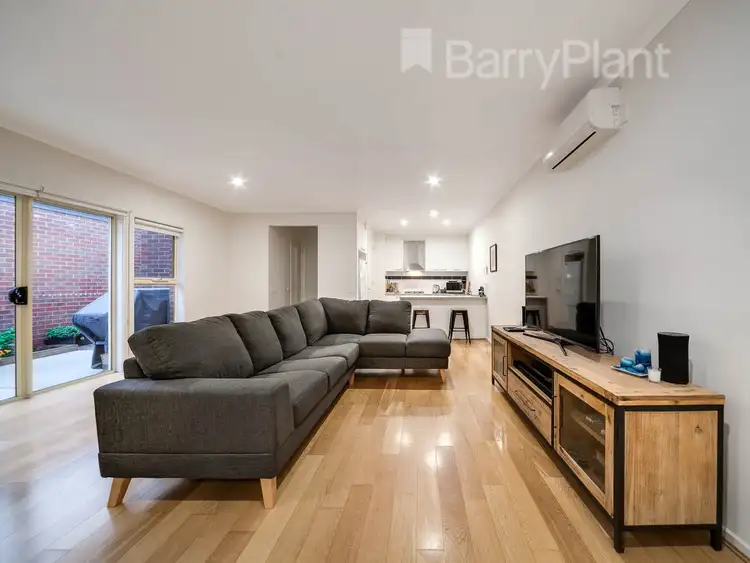 30 Edgeware Close, Pakenham VIC 3810