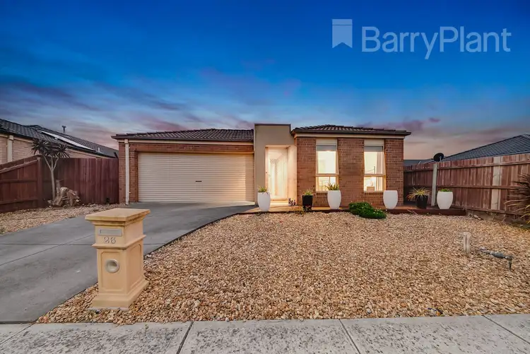26 Wakenshaw Crescent, Pakenham VIC 3810