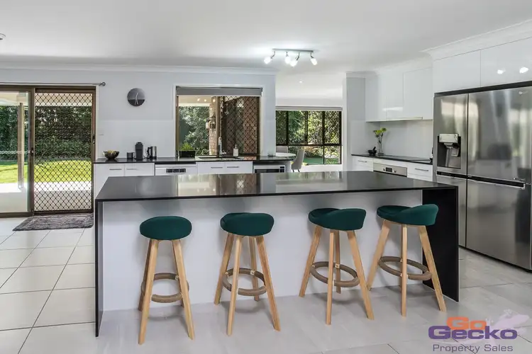10 Lynanda Court