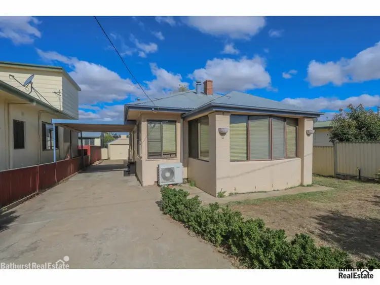 4 Banks Street, Bathurst NSW 2795