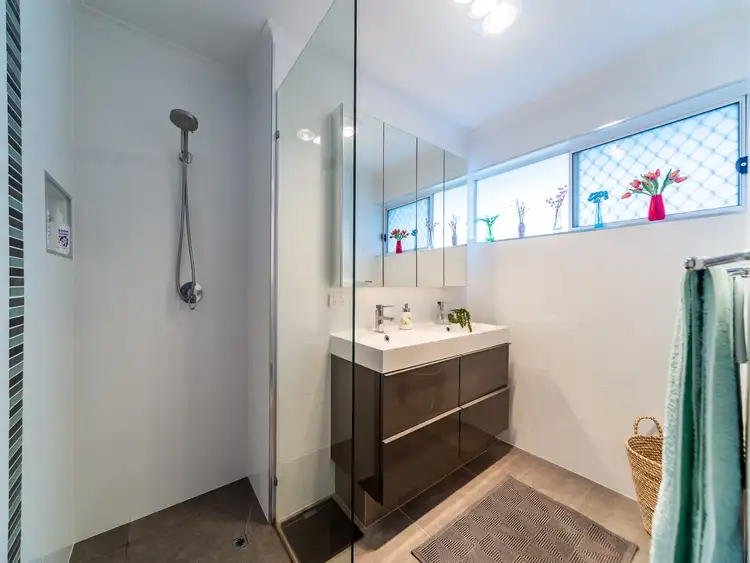 Seventh view of Homely semi-detached listing, 1/5 Rosalind Avenue, Paradise Point QLD 4216