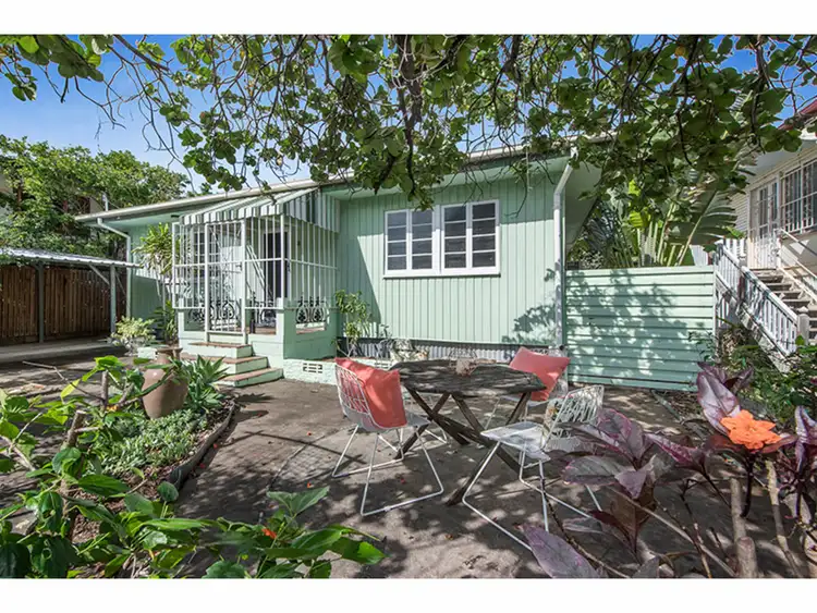 11 Margaret Street, West End QLD 4810