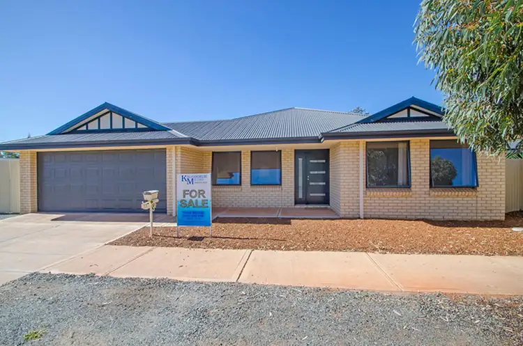 12 Marshall Street, West Lamington WA 6430