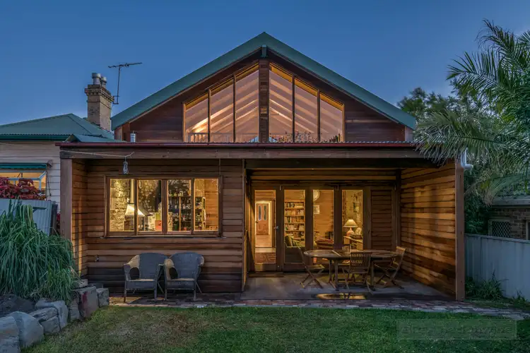4 Tighes Terrace, Tighes Hill NSW 2297