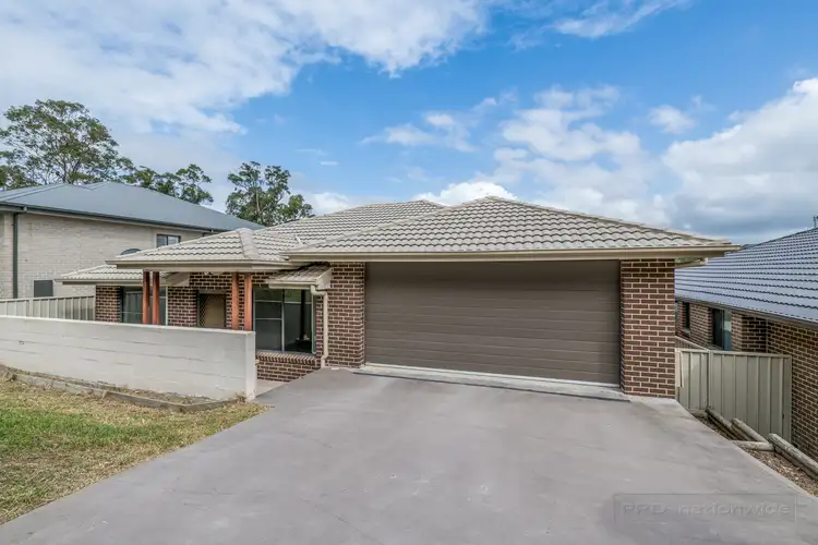 36 Ayes Avenue, Cameron Park NSW 2285