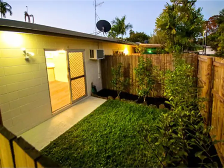 4/481 McCoombe Street, Mooroobool QLD 4870