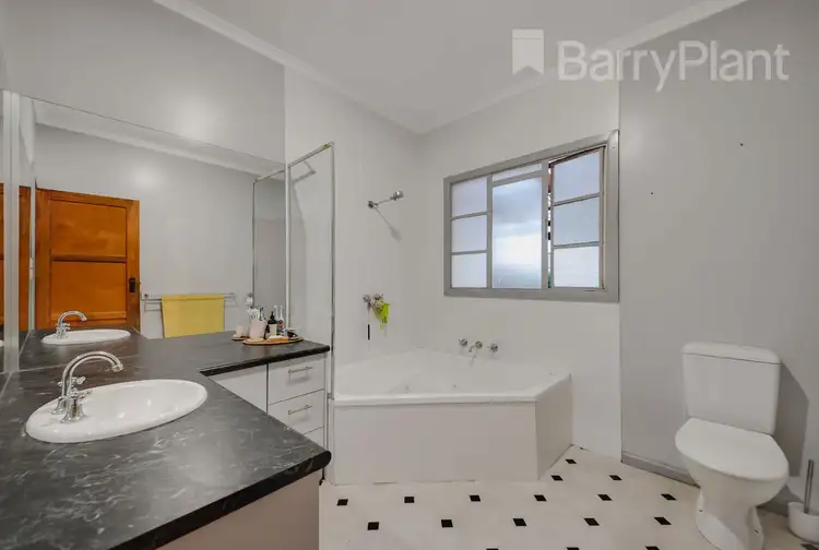 Fifth view of Homely house listing, 6 Lardner Road, Drouin VIC 3818