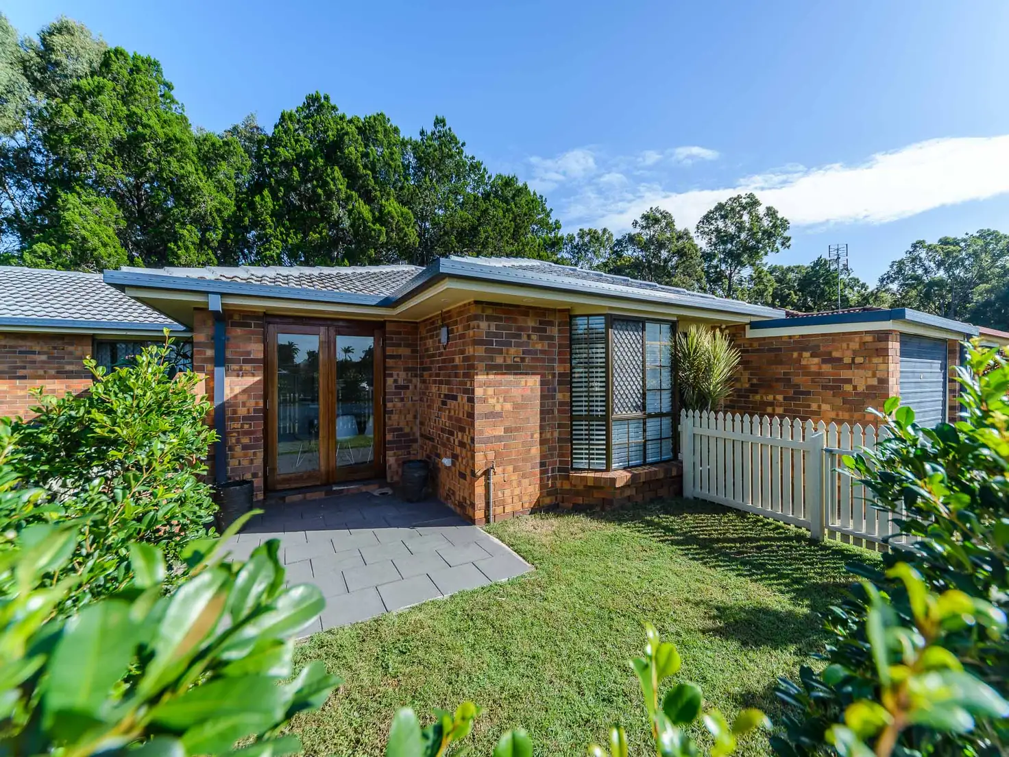 Main view of Homely semi-detached listing, 5/8 Woodgate Place, Paradise Point QLD 4216