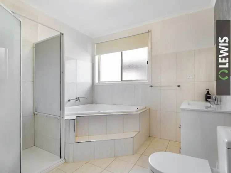 Sixth view of Homely house listing, 7 Charlton Place, Thomastown VIC 3074