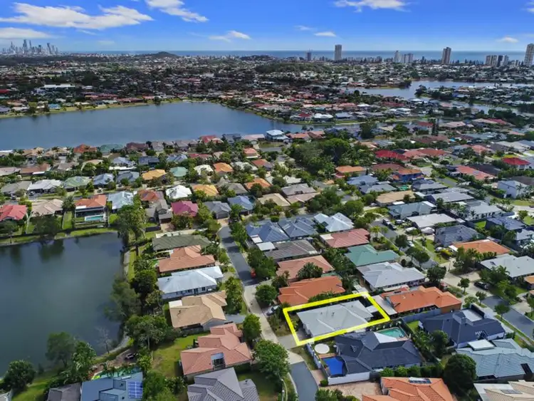 10 Gardendale Crescent, Burleigh Waters QLD 4220