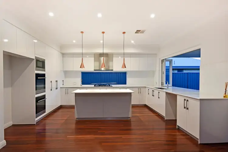 16 Epeissis Way, Caversham WA 6055