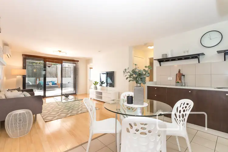 2/11 Tanunda Drive, Rivervale WA 6103