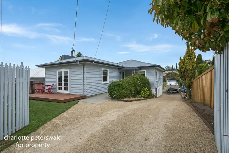 17 Seaview Avenue, Taroona TAS 7053