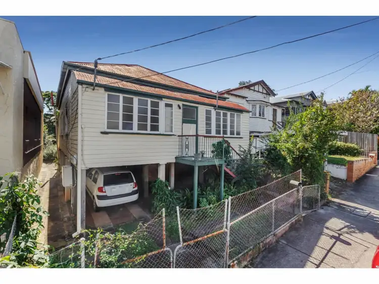 8 Abingdon Street, Woolloongabba QLD 4102