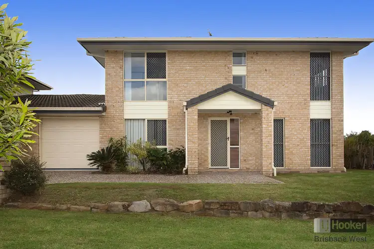 2/4 Woodswallow Place, Bellbowrie QLD 4070