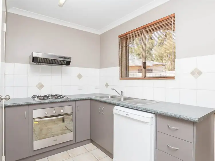 11/4 Reynolds Place, South Hedland WA 6722