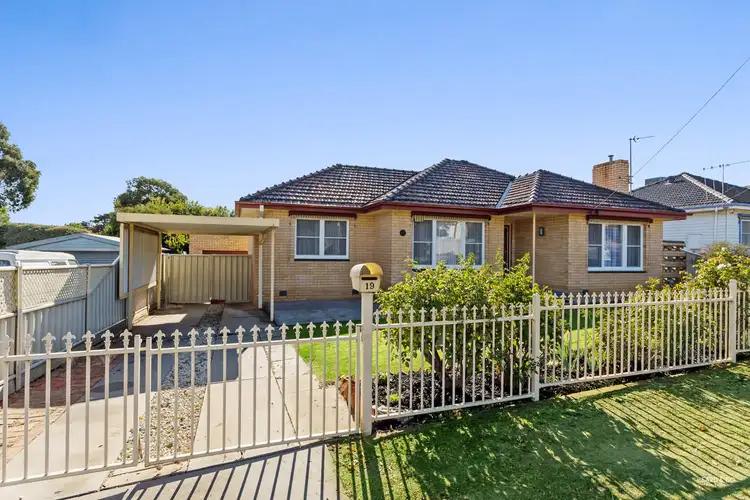 Main view of Homely house listing, 19 Graham Street, Kangaroo Flat VIC 3555