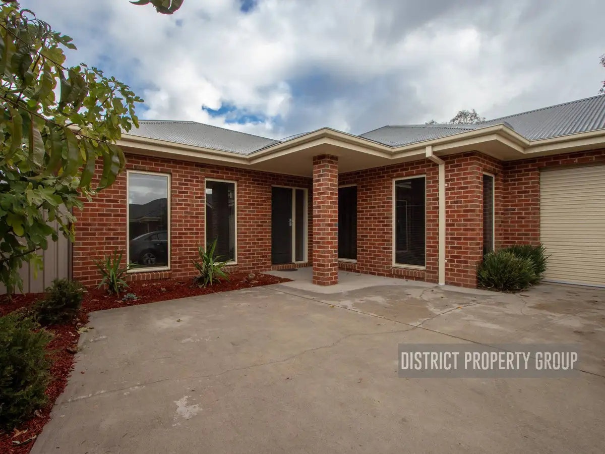 Main view of Homely unit listing, 2/77 Cambridge Drive, Mansfield VIC 3722