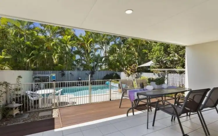 2/49 Broadwater Street, Runaway Bay QLD 4216