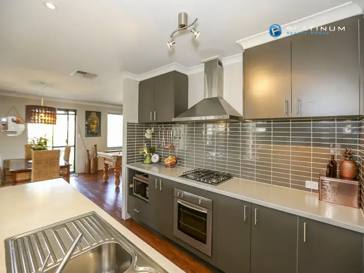 6 Saponora Drive, Sinagra WA 6065