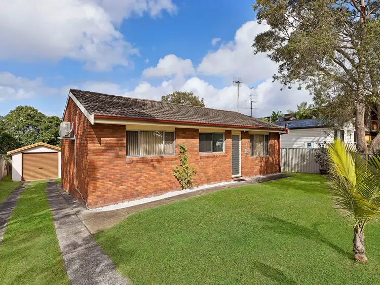 18 Sadie Avenue, Gorokan NSW 2263