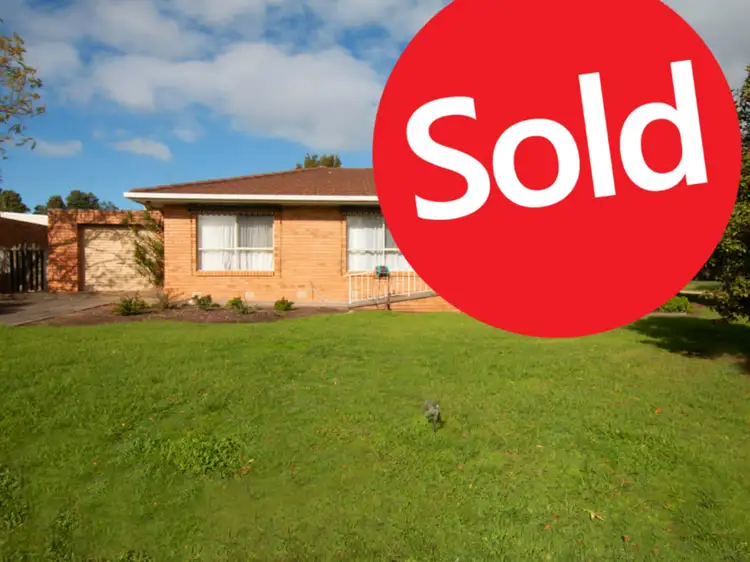 9 Tea Tree Court, Mortlake VIC 3272