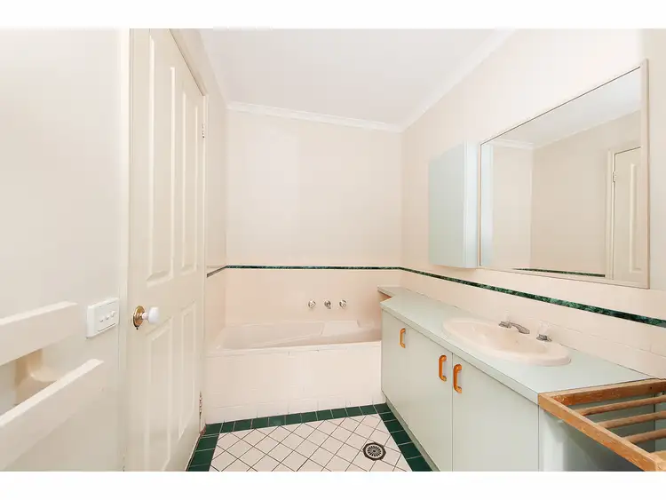 Seventh view of Homely unit listing, 1/14 Graetz Court, Lavington NSW 2641