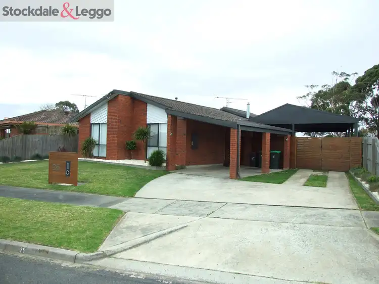 25 Randall Crescent, Moe VIC 3825