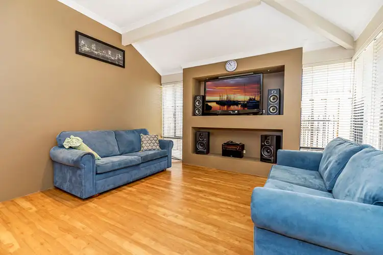 15 Karbar Pass, Ellenbrook WA 6069