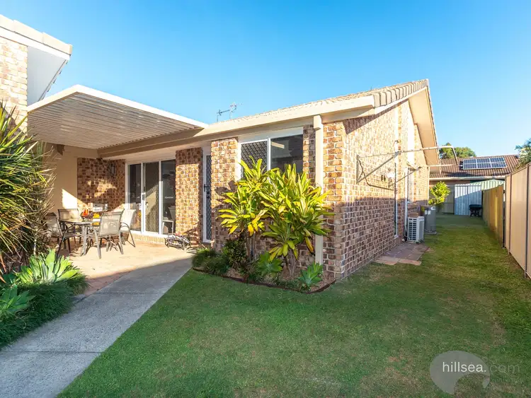 2/4 Jannie Court, Labrador QLD 4215