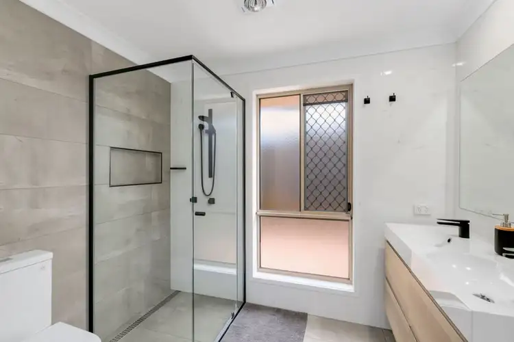 Sixth view of Homely house listing, 2 Garvie Place, Highland Park QLD 4211